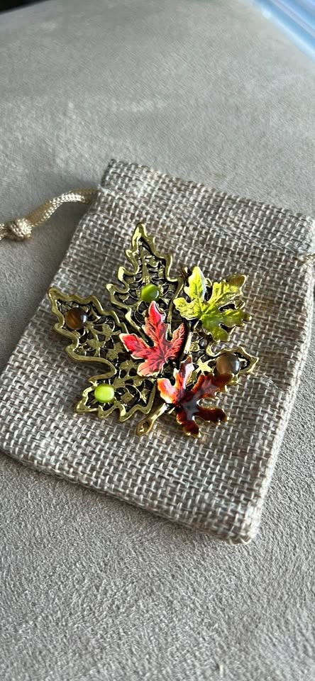 Oil Drop Leaves Brooch