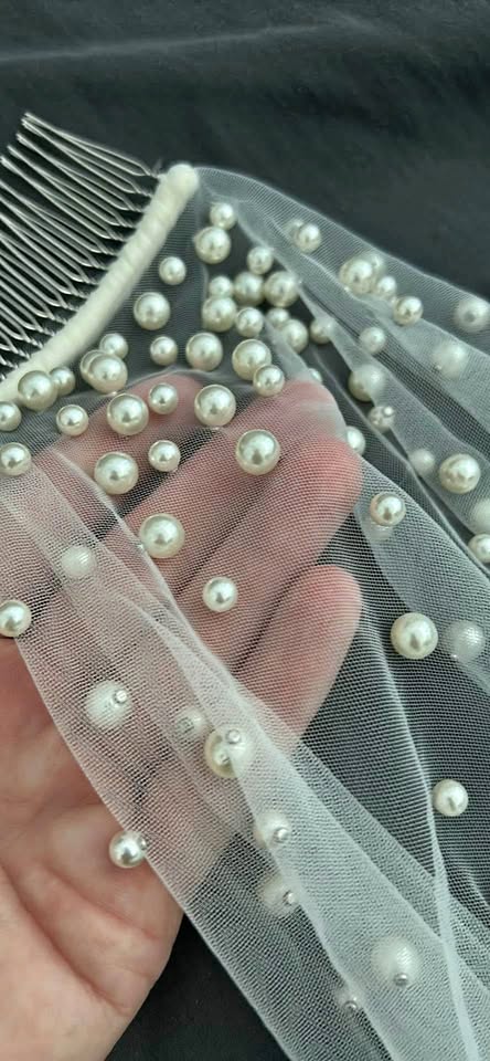 Fingertip soft white Pearl Veil