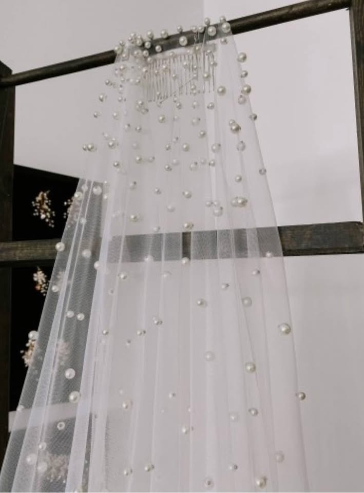 Fingertip soft white Pearl Veil - photo 5
