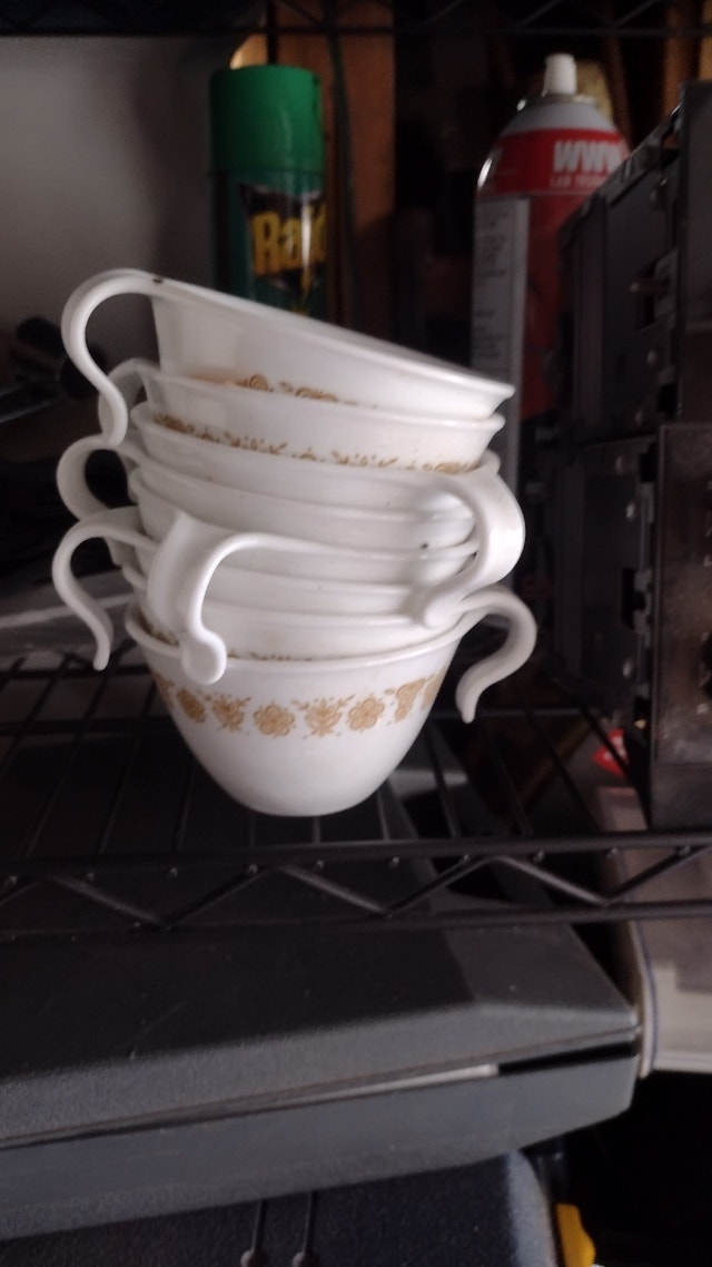 8 Correlle Cups