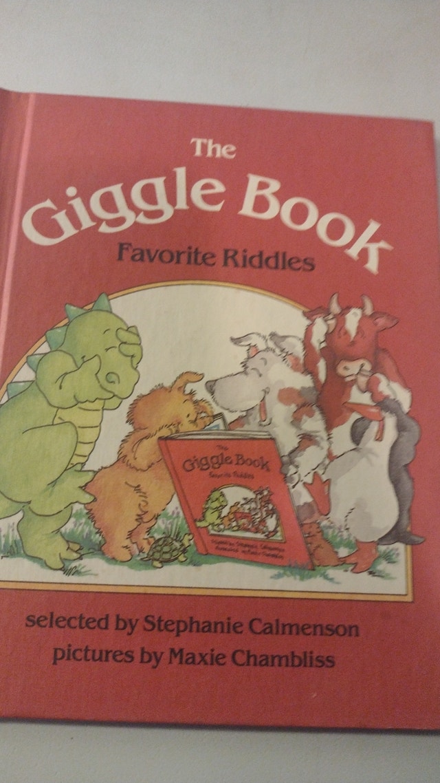 The Giggle Book: Favorite Riddles