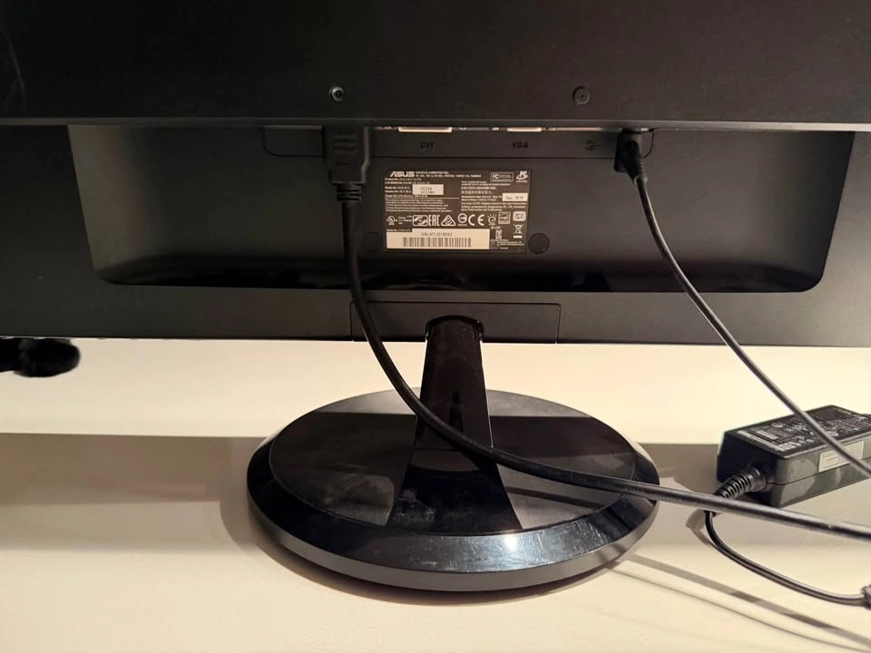 ASUS 23” Monitor (VC239H) - photo 2