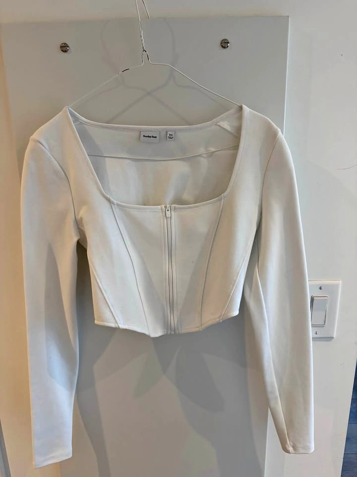 Spring Closet Clearout – Aritzia, Oak + Fort & More