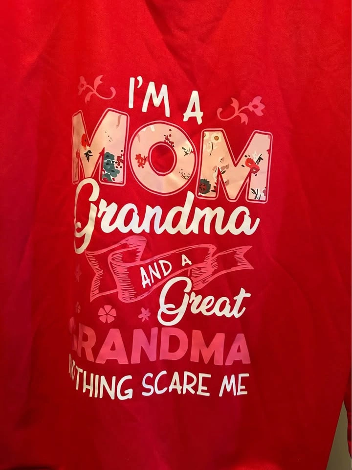 Ladies sweatshirt size large Red - photo 3