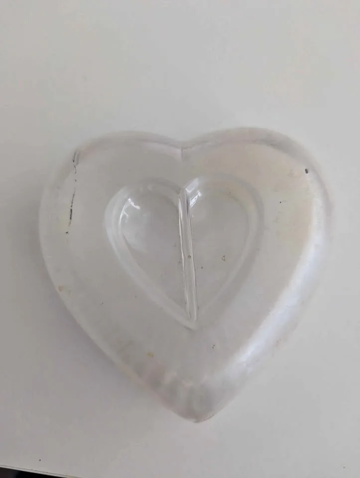 ** Free** Heart-Shaped Trinket Box thumbnail