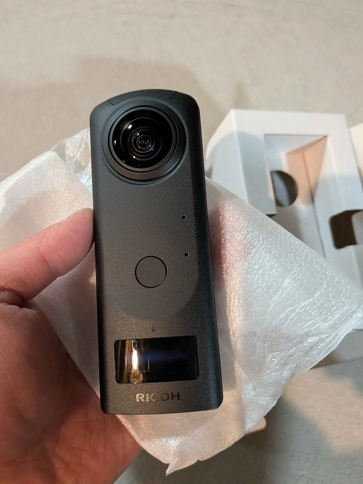 Ricoh Theta Z1 360 Action Camera - photo 4