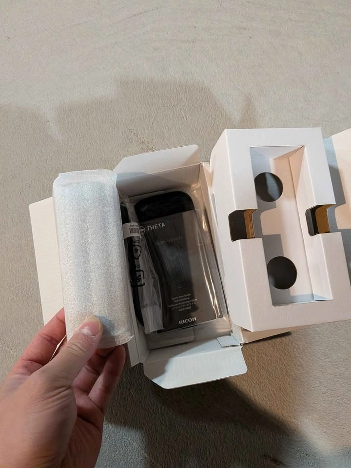 Ricoh Theta Z1 360 Action Camera - photo 5