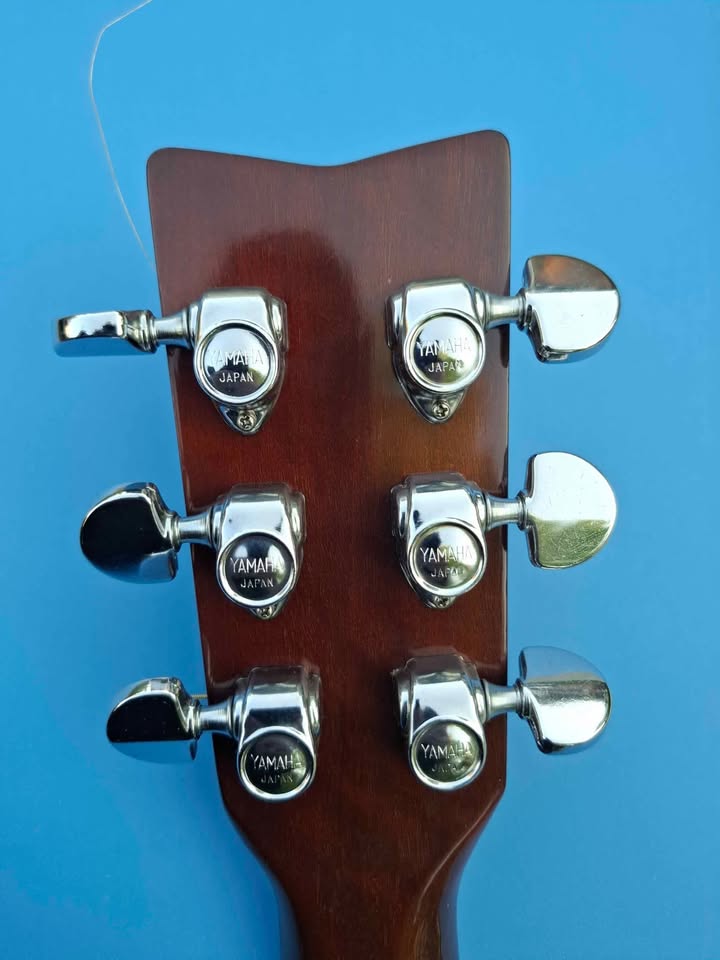 Left handed Yamaha FG335 acoustic guitar - photo 5