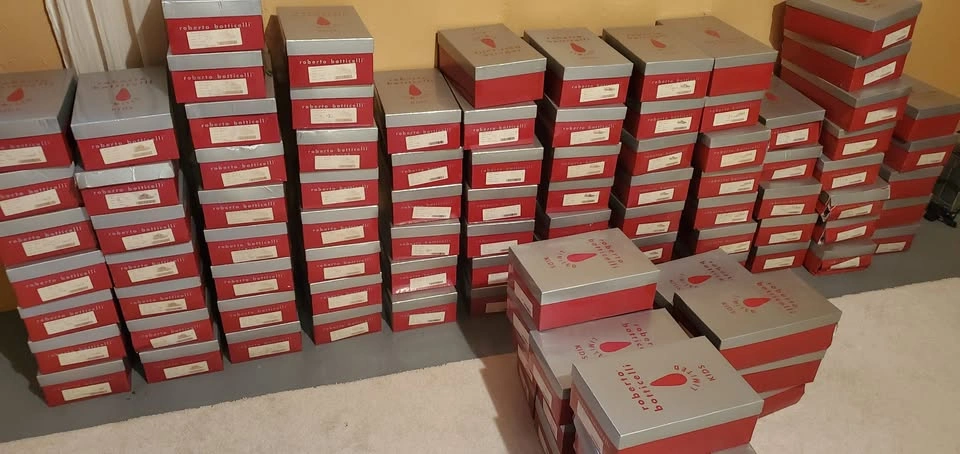 LOT 100 Pairs Roberto Botticelli Youth Shoes - Liquidation Sale - photo 4