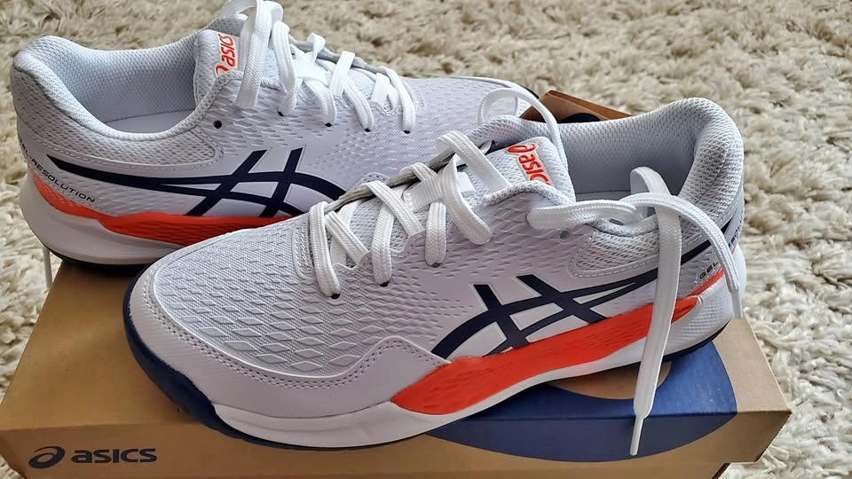 NEW Girls Tennis Shoes - Asics Gel-Resolution 9, Size 4