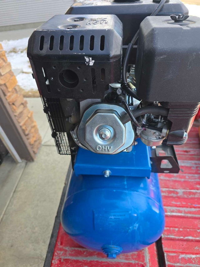 30 Gallon Gas Air Compressor - photo 3