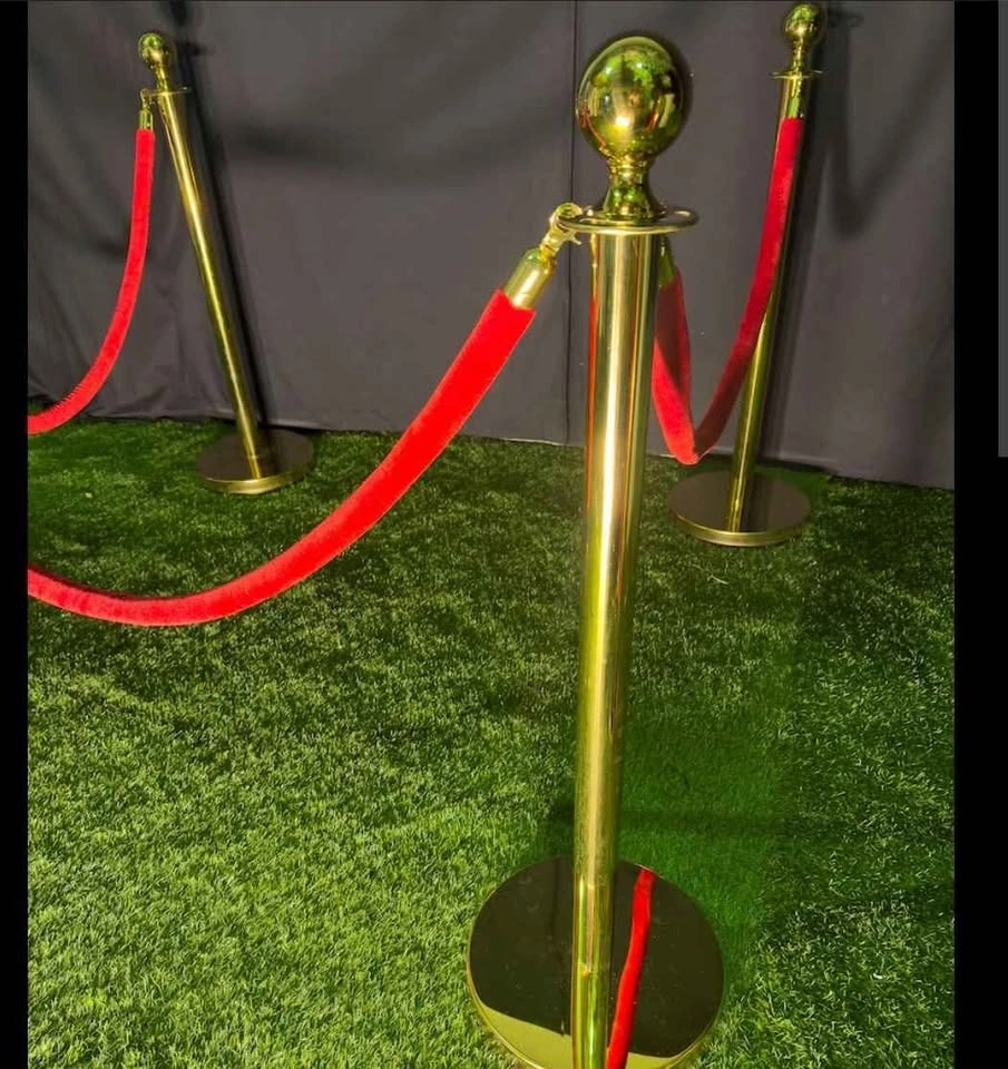 6 Red Velvet Rope Stanchions & 6ft Carpet for Rent - photo 3
