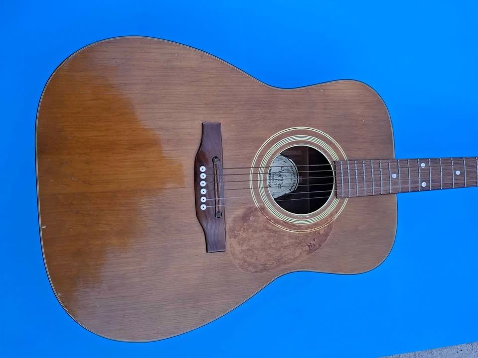 Very Rare vintage guitar over 50 years old - photo 2