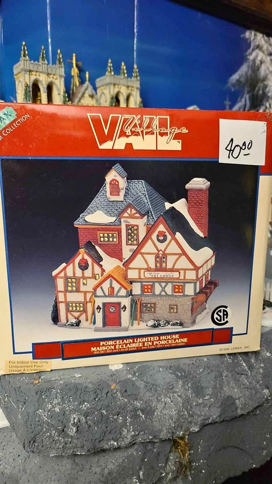Lemax Christmas Village House
