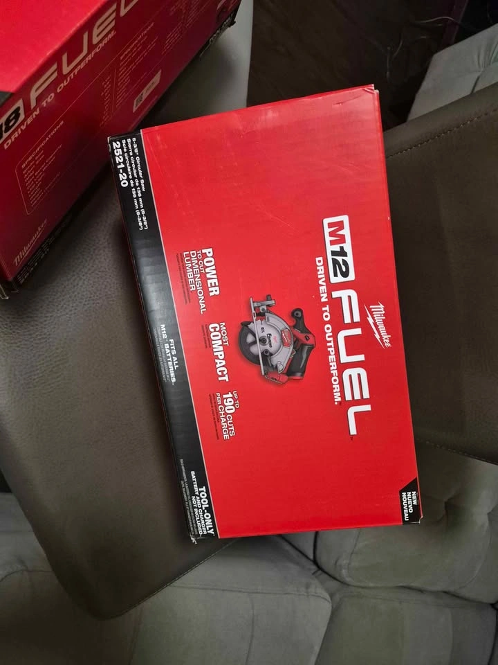 Milwaukee M18 & M12 Circular Saws - photo 3