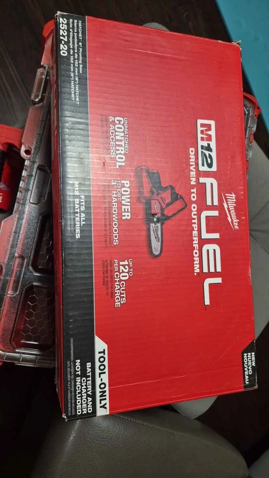 Brand new Milwaukee M12 Hatchet 6" Pruning saw Model 2527 20 $18 - photo 2