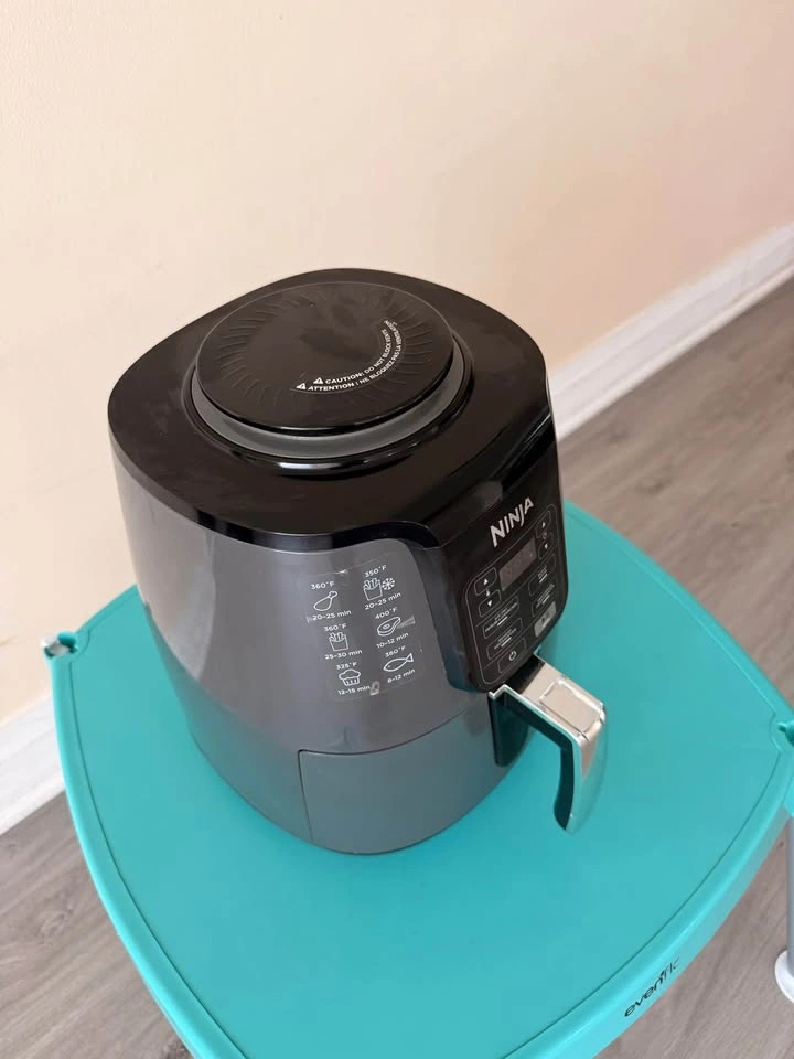 MOVING SALE – Ninja Air Fryer - photo 2