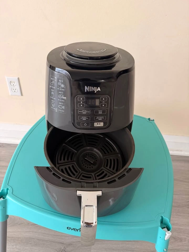 MOVING SALE – Ninja Air Fryer - photo 3