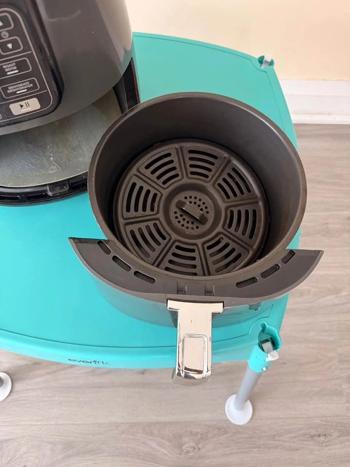 MOVING SALE – Ninja Air Fryer - photo 5