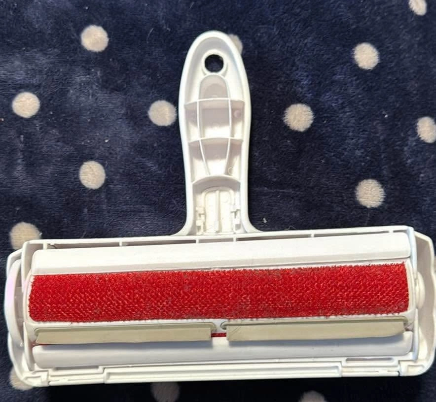 Reusable Lint Roller Brush - photo 2