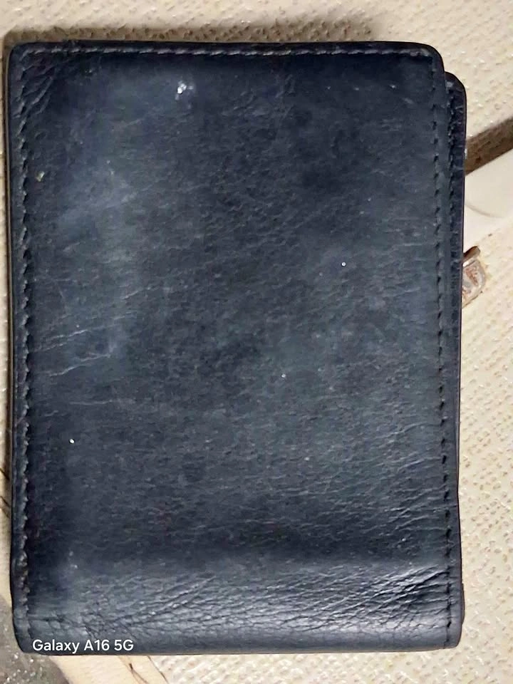 Herschel wallet 15$