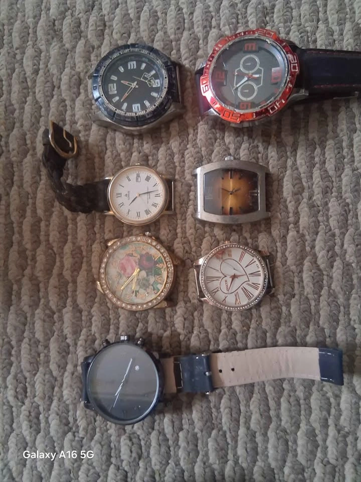 Watches working and broken plus parts - photo 3