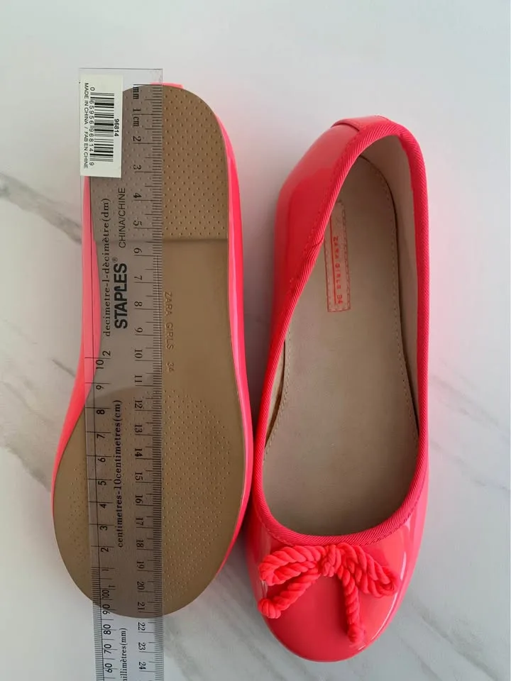 Zara Kids Brand New Flats – Size EU 34 image indicator(2)