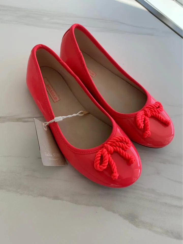 Zara Kids Brand New Flats – Size EU 34 image indicator(4)