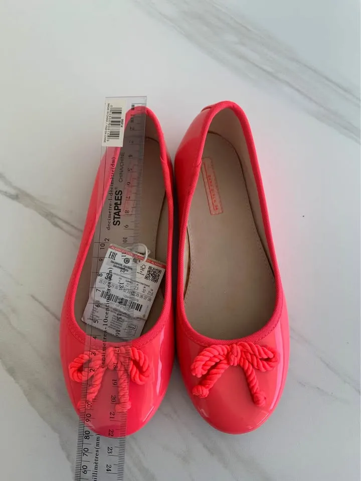 Zara Kids Brand New Flats – Size EU 34 image indicator(5)