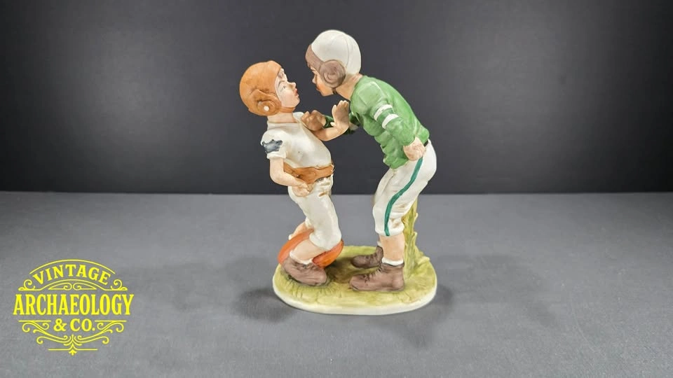 PORCELAIN FIGURINE DEPICTING TWO YOUNG FOOTBALL PLAYERS - photo 3