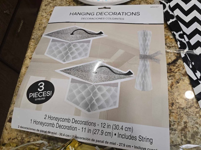 Graduation Party Supplies - photo 4