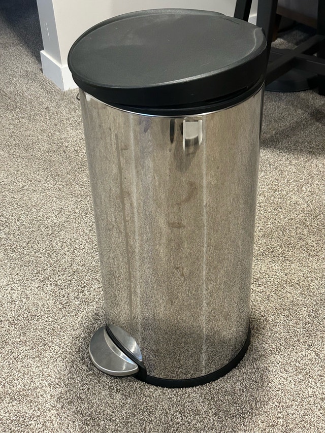 Simple Human Kitchen Garbage Can - photo 3
