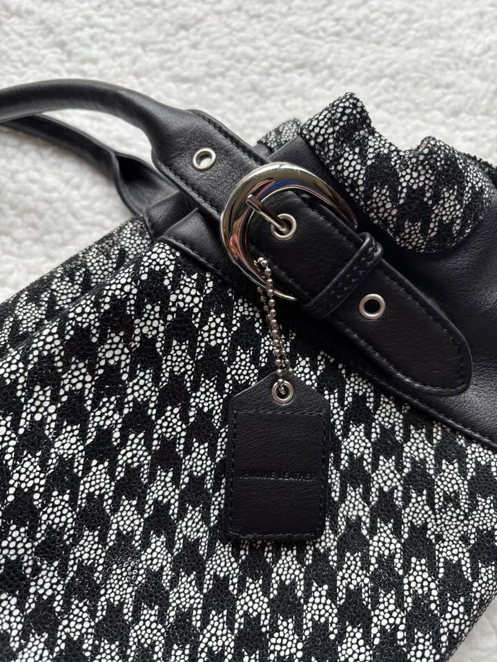 Soprano Genuine Leather Houndstooth Baguette Shoulder Bag - photo 4