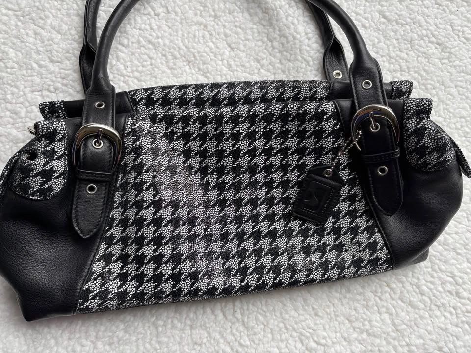 Soprano Genuine Leather Houndstooth Baguette Shoulder Bag - photo 5