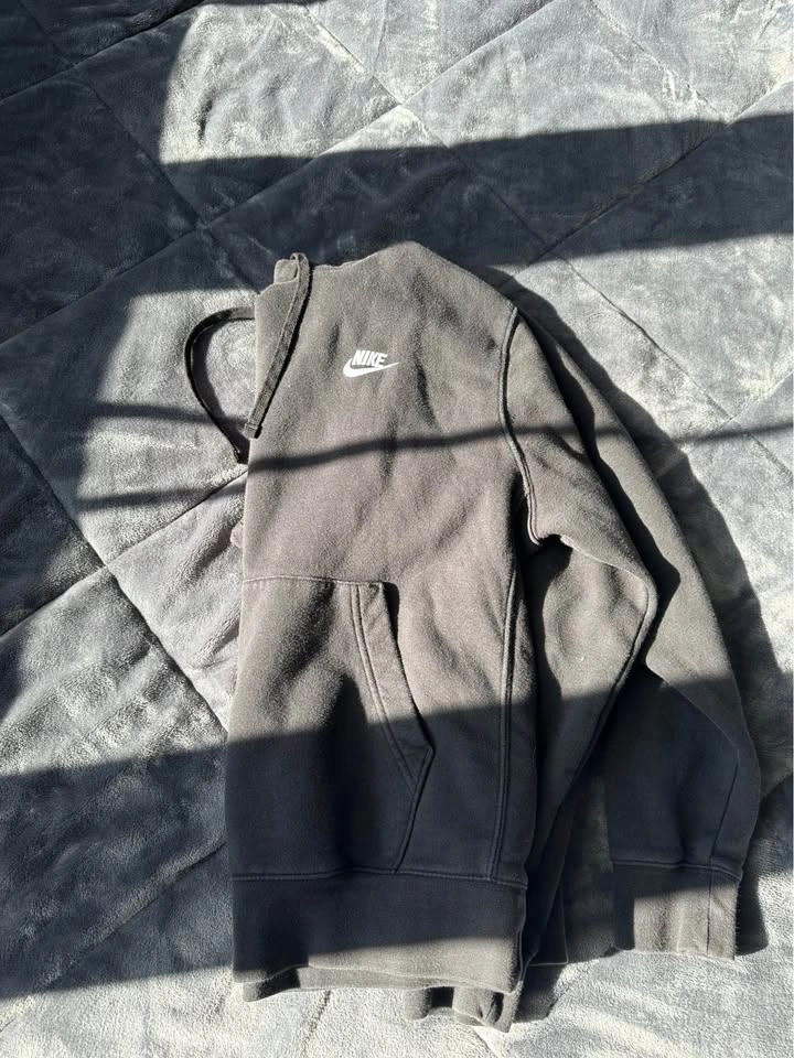Black Nike Hoodie: Size Medium - photo 2
