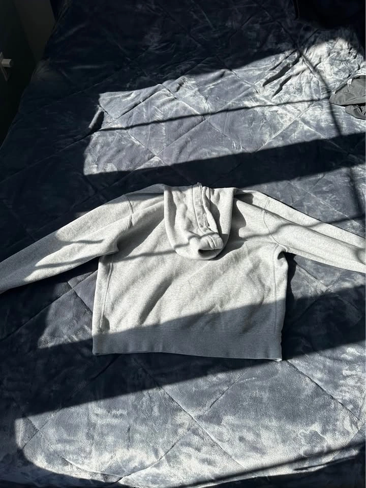 Grey Nike Hoodie: Size Medium - photo 4
