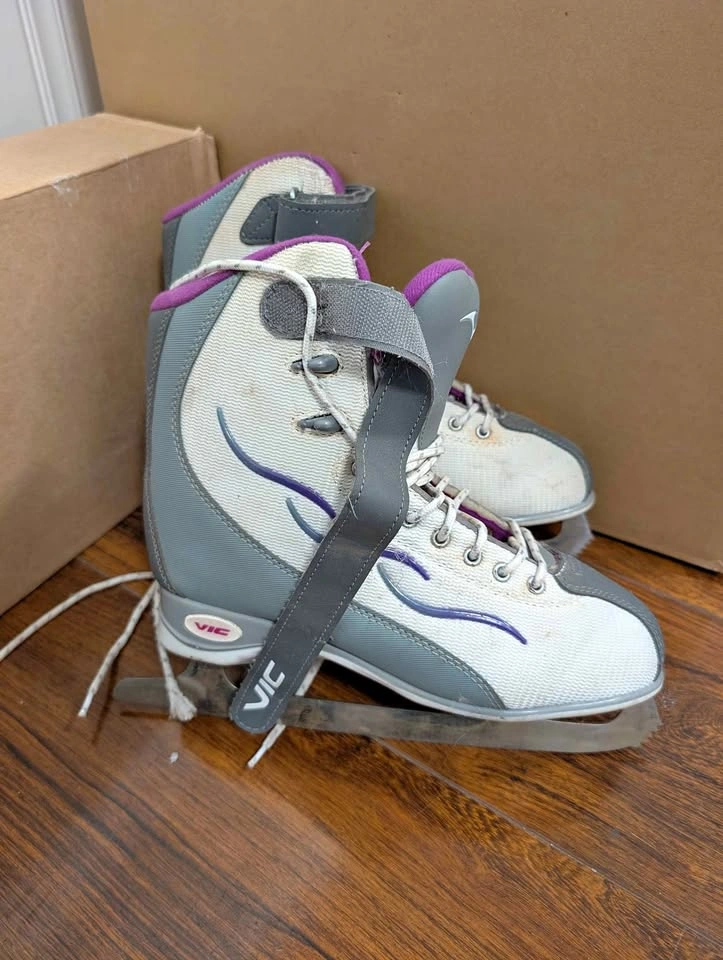 VIC Figure Ice Skates Size 8 US / 41 EUR