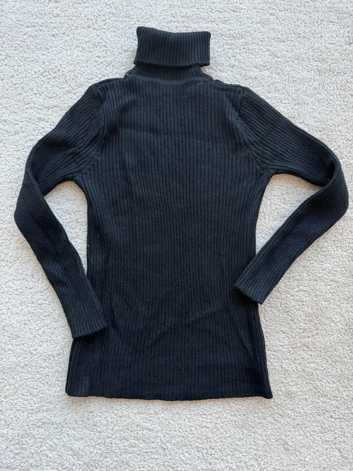 Women's Sweaters Collection - Medium & Large - photo 4