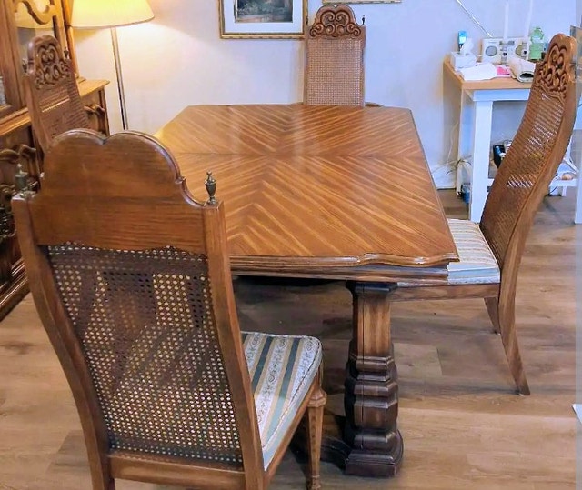 Solid Oak Dining Table, 8 Cane Back Chairs & 2 Leaves