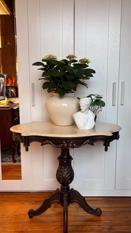 Stunning Vintage Centre Table