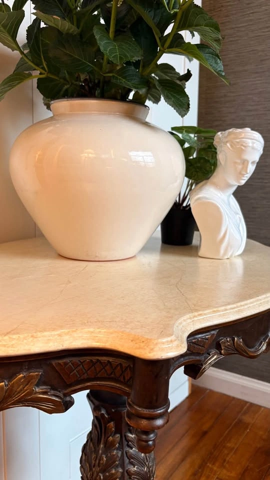 Stunning Vintage Centre Table - photo 2