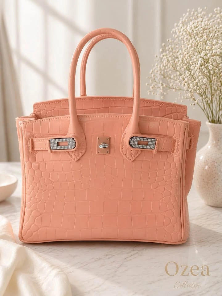 Sculptural Handbag-Inspired Piece - The Soft Edit - photo 4