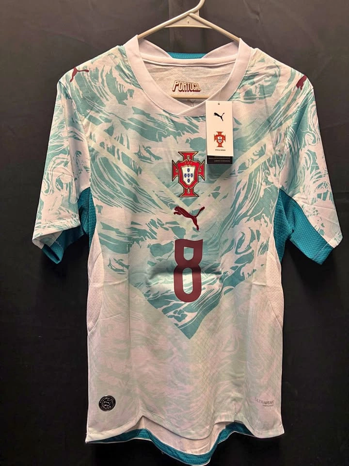 Bruno Fernandes Portugal 2026 Away Soccer Jersey - Size M