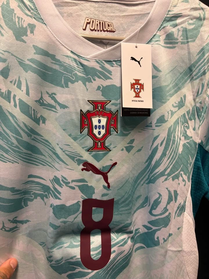 Bruno Fernandes Portugal 2026 Away Soccer Jersey - Size M - photo 4