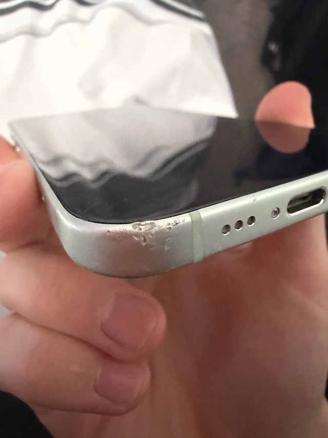 green iPhone 15 128gb (slightly cracked back) - photo 5