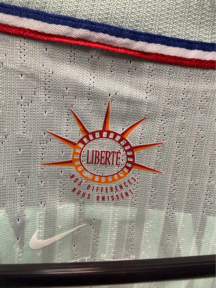 Hugo Ekitike France 2026 World Cup Away Jersey - Medium - photo 4