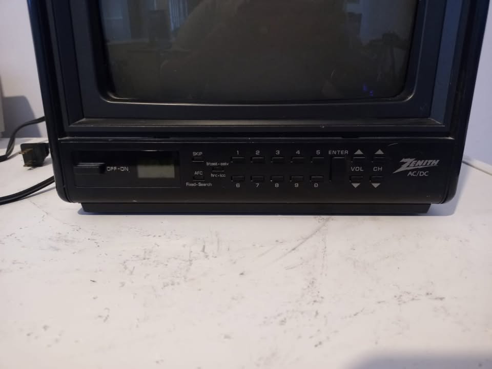 🛒 FOR SALE: Zenith Vintage Color CRT TV – Model XBC312 - photo 2