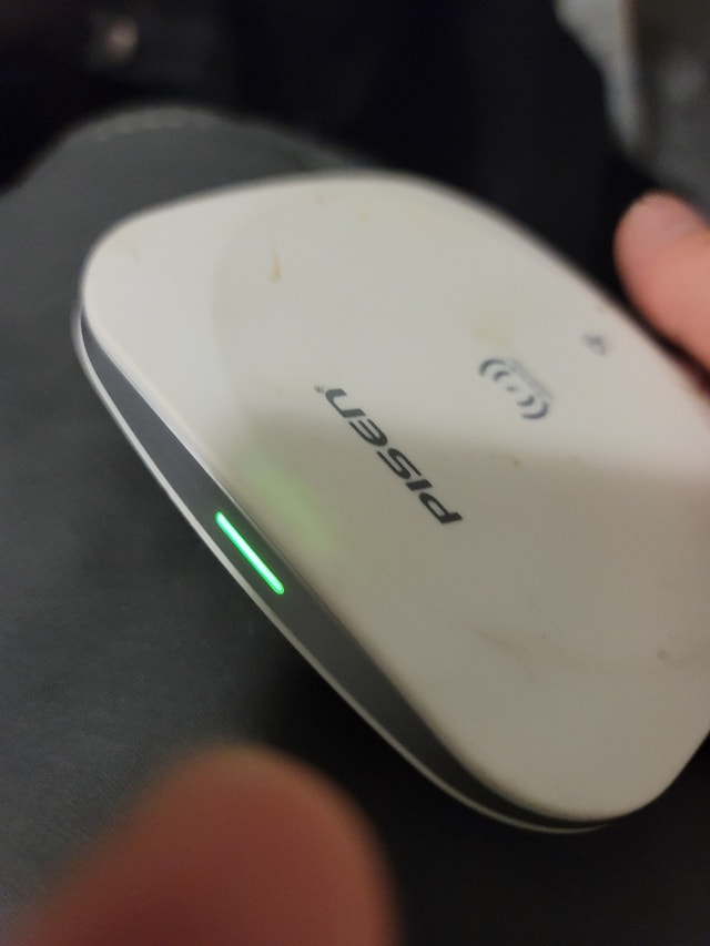 Pisen Wireless Charger - photo 3