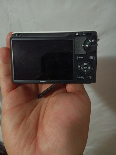 Nikon J1 Camera - photo 2