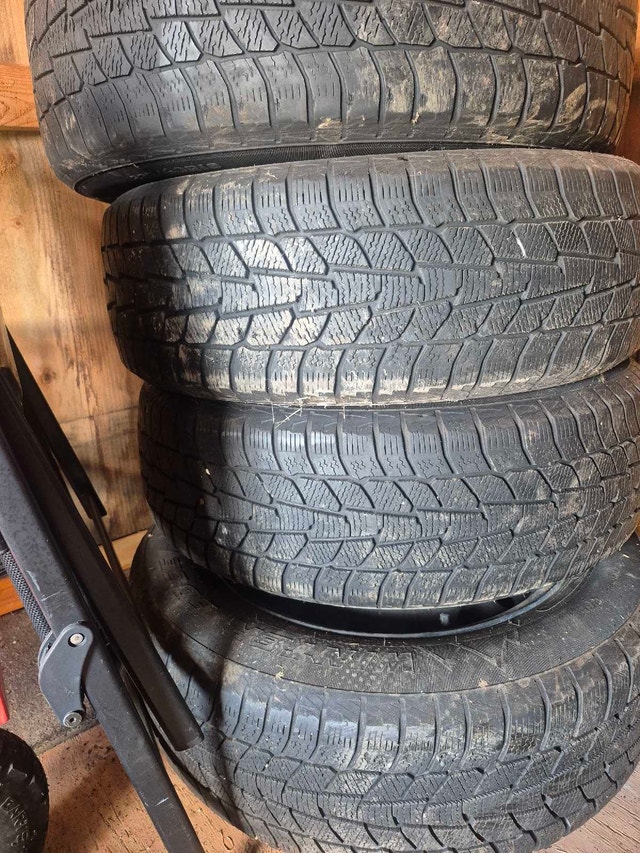 2018 Dodge Ram 1500 17' Rims + Winter Tires 225/60R18 - photo 4